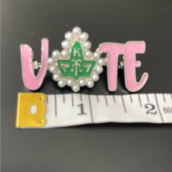 “Vote” Pin Brooch For ALPHA KAPPA ALPHA Sorority- Long straight pin back - Picture 2 of 3
